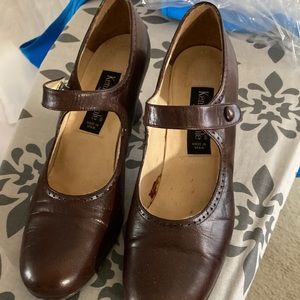 Kenneth Cole Size 9 Vintage Style Leather Shoe